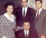 الرئيس مبارك وزوجته سوزان وولديه جمال وعلاء (أرشيف النت)