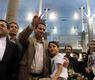 شهرام أميري مع ابنه وزوجته في مطار طهران