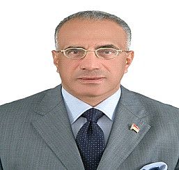 حسني كامل