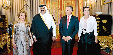أمير قطر يدعو أوروبا لدعم مسيرة السلام