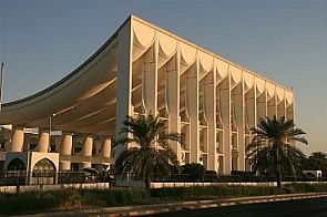 من القبس