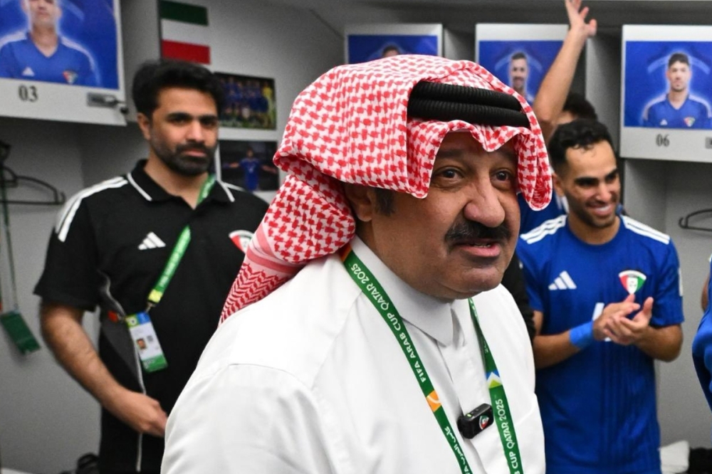                 اليوسف يُكافئ لاعبي «الأزرق» بـ 200 ألف دولار بعد تأهلهم إلى بطولة كأس العرب في قطر              