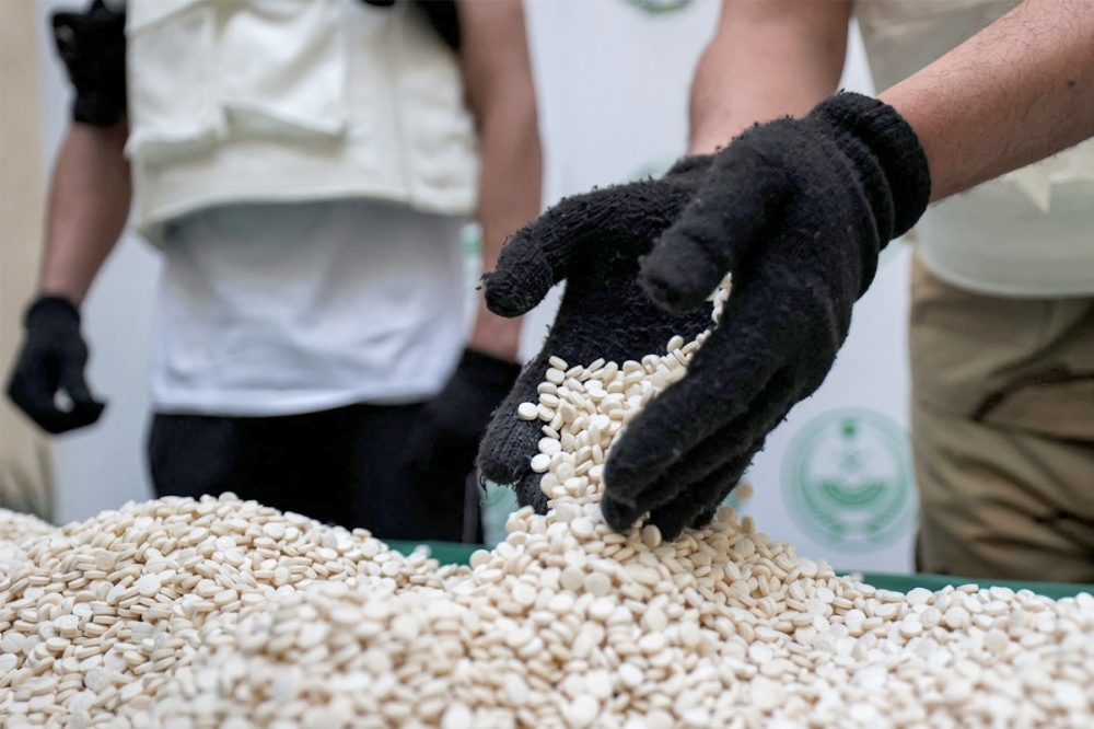                 صدور مرسوم أميري بقانون في شأن مكافحة المخدرات والمؤثرات العقلية وتنظيم استعمالها والاتجار فيها              