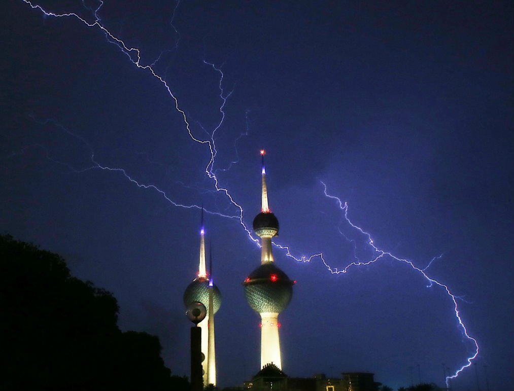                 «الأرصاد»: أمطار متفرقة ومتفاوتة الشدة اليوم وغداً.. وغزيرة الأربعاء والخميس              