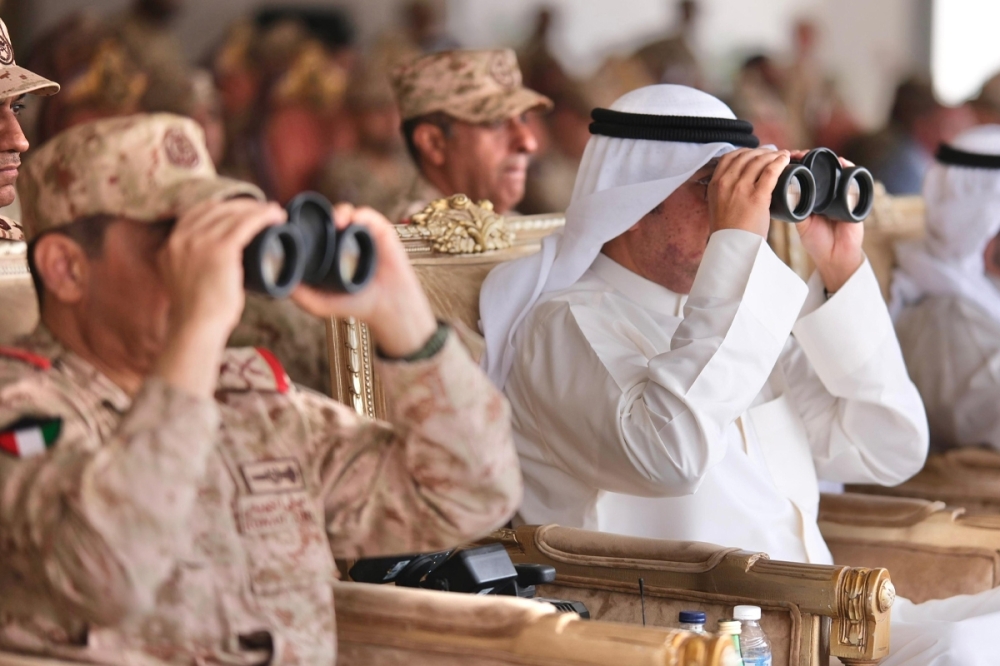                 وزير الدفاع: تطوير سلاح الدفاع الجوي لحماية أجواء الوطن وترسيخ أمنه واستقراره              