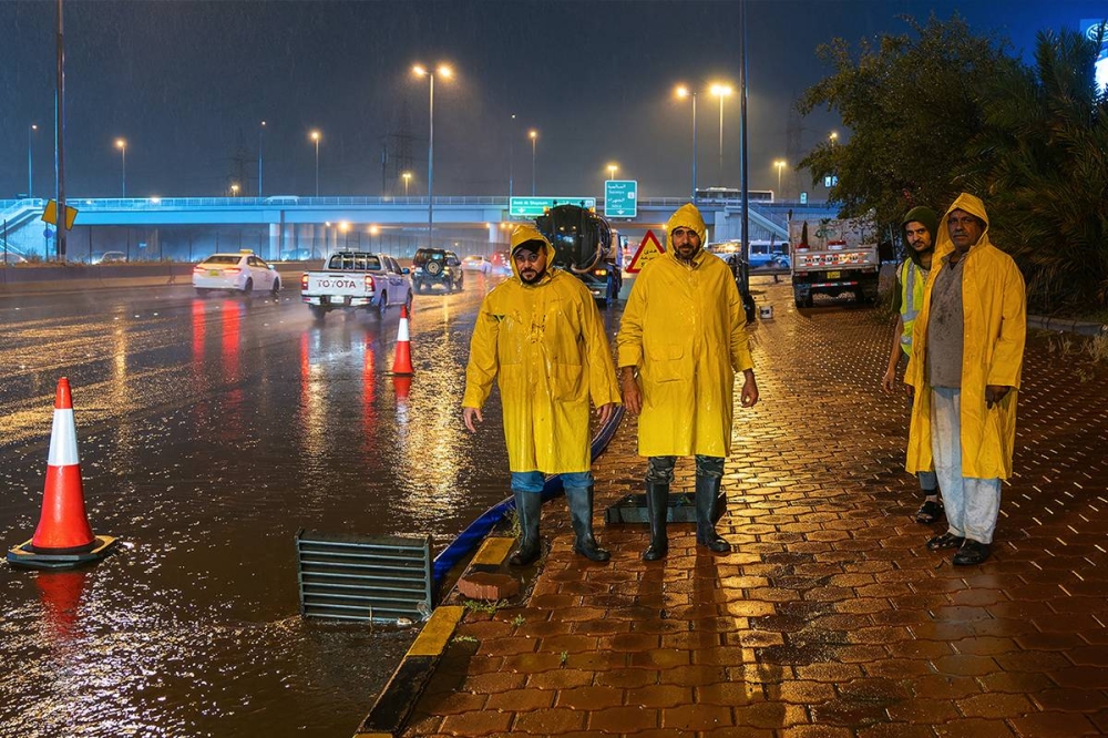                 «الأشغال»: فرق الوزارة منتشرة وتنسيق مستمر بشأن حركة المرور              