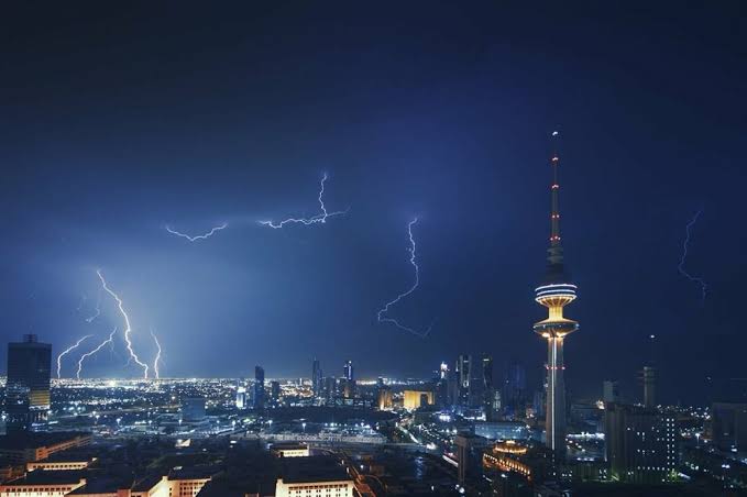                 الارصاد: أمطار رعدية متفاوتة الشدة.. وتحسن الأحوال غداً              