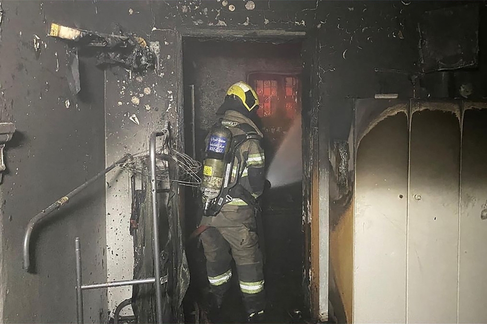                 وفاة مواطنة وطفلين في حريق منزل بمنطقة مبارك الكبير              