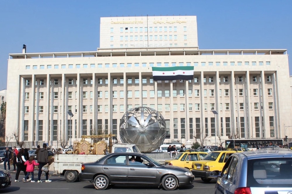                 سوريا تبدأ عملية استبدال العملة بأوراق نقدية جديدة.. أول يناير 2026              