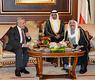 سمو الأمير خلال استقباله الرئيس اللبناني