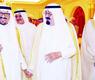 العاهل السعودي يتوسط الأمير سلمان والأمير سلطان