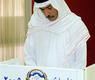 أحد الناخبين يدلي بصوته في انتخابات المجلس البلدي