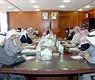 وزير الاعلام  خلال الاجتماع