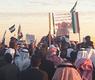 متظاهرون أمام أبواب السفارة فجر اليوم
