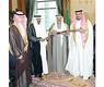 الأمير وعلى يمينه الشيخ ماجد الدويش