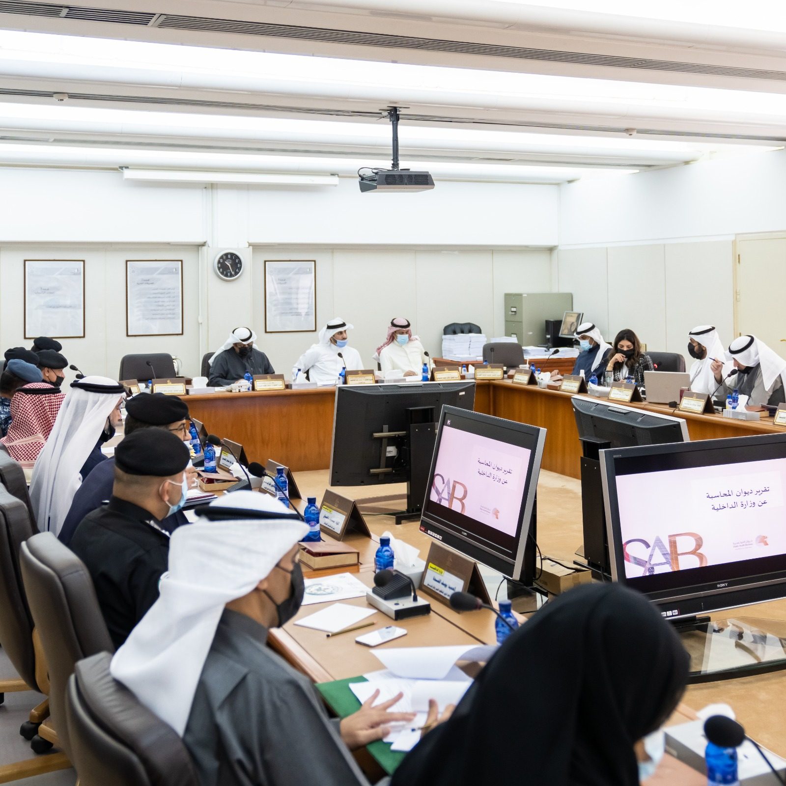 (الميزانيات) تطالب بتفكيك الهيكل التنظيمي المتضخم في وزارة الداخلية 